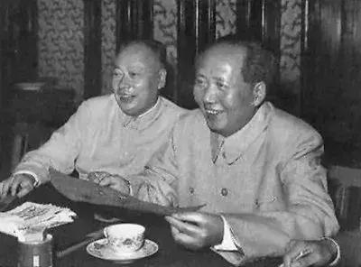 主席与十大元帅的合影，每一张都很有历史意义