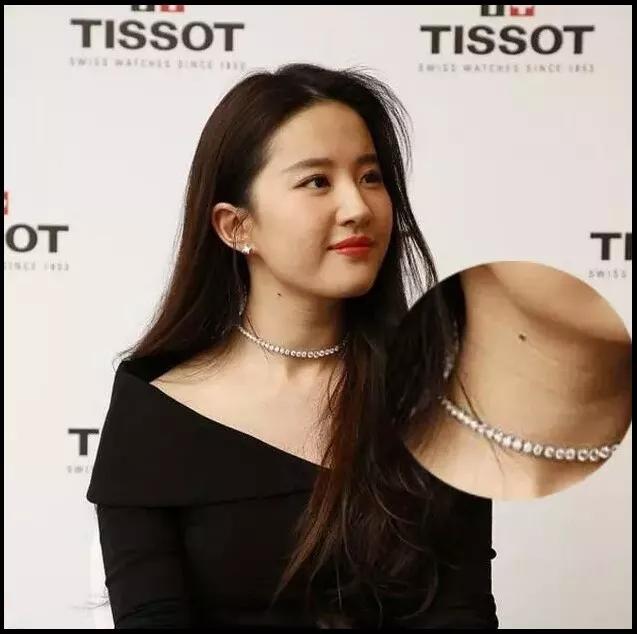 有的人为啥天生就有颈纹,颈纹明显无法掩饰是女神