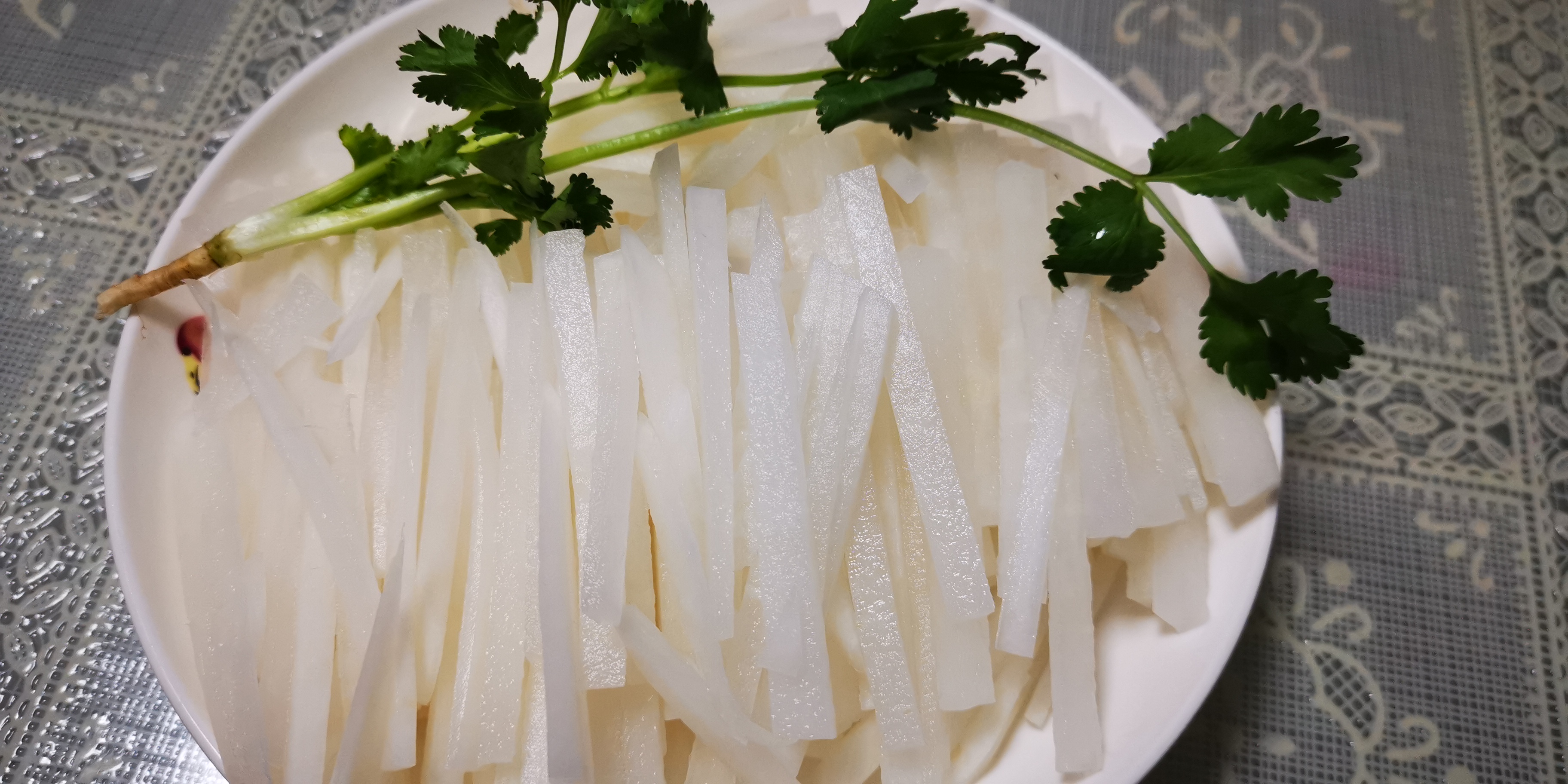 鱼头萝卜汤最正宗的做法,鱼头豆腐萝卜汤怎么做好吃又简单