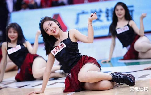 cba浙江对广东队啦啦队,杨燕婷广东队啦啦队和球员照片
