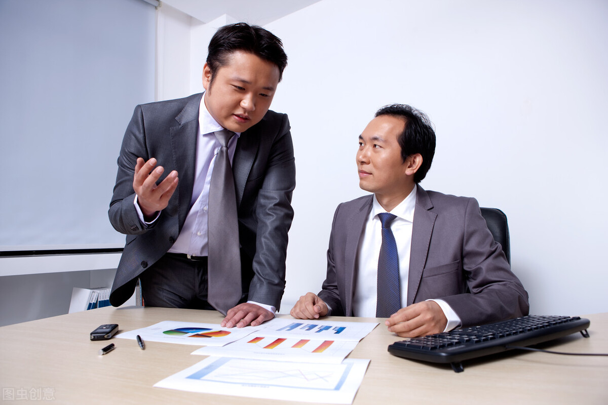 面对领导的不重用怎么办,为什么领导不尊重你