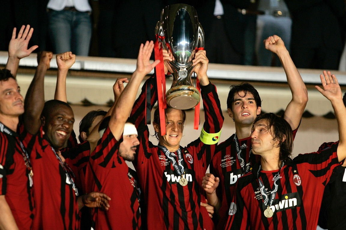 感动伯纳乌全场球迷高喊c罗名字,泪目伯纳乌球迷第七分钟呼喊