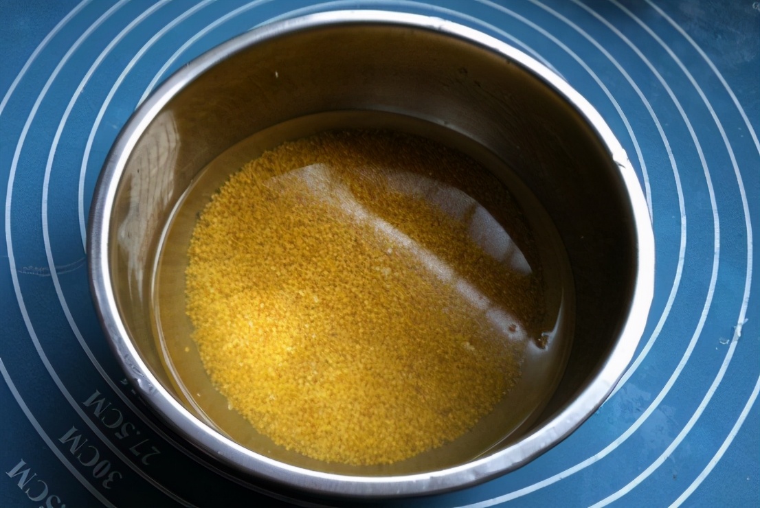 小米粥如何熬出米油又软烂,熬小米粥要不要撇去浮沫