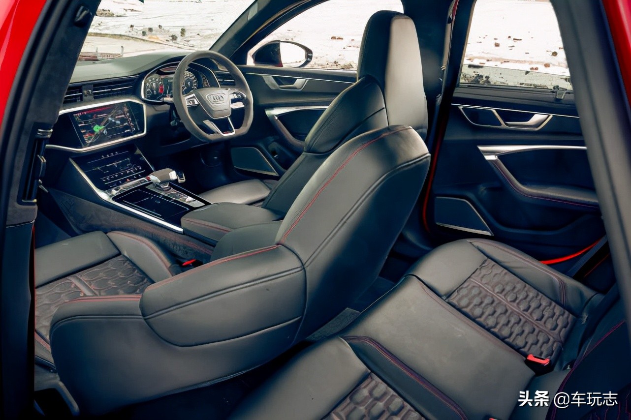 奥迪瓦罐旅行车rs6比赛,奥迪rs6对比amg