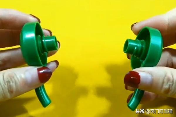 两种洗洁精能混合用吗,两种洗洁精混在一起有什么危害