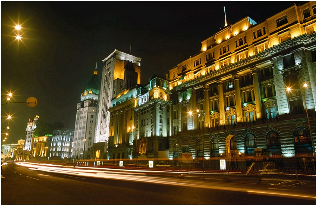 上海最高的楼叫什么大厦,上海外滩介绍200字