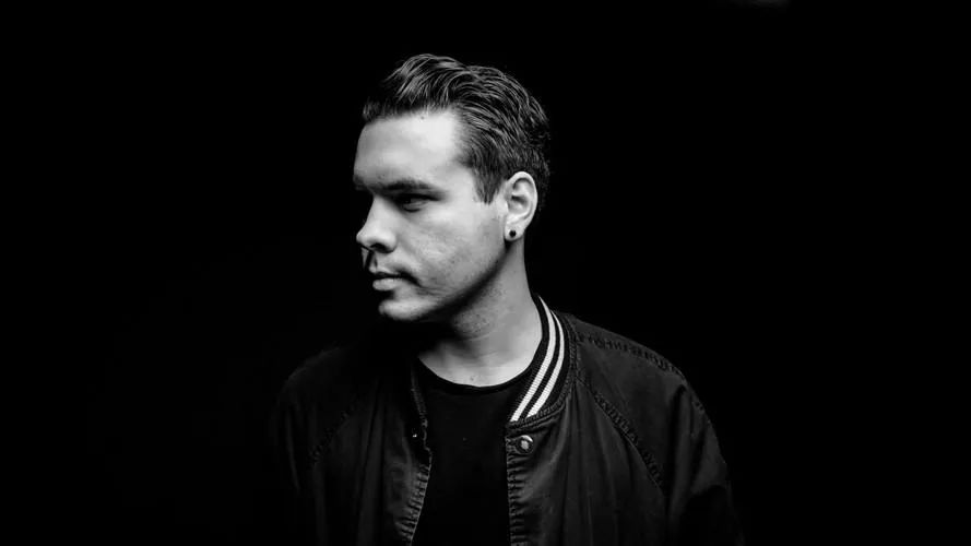 特别孤独没有一个朋友怎么办,当我们自己感到孤独无法温暖别人