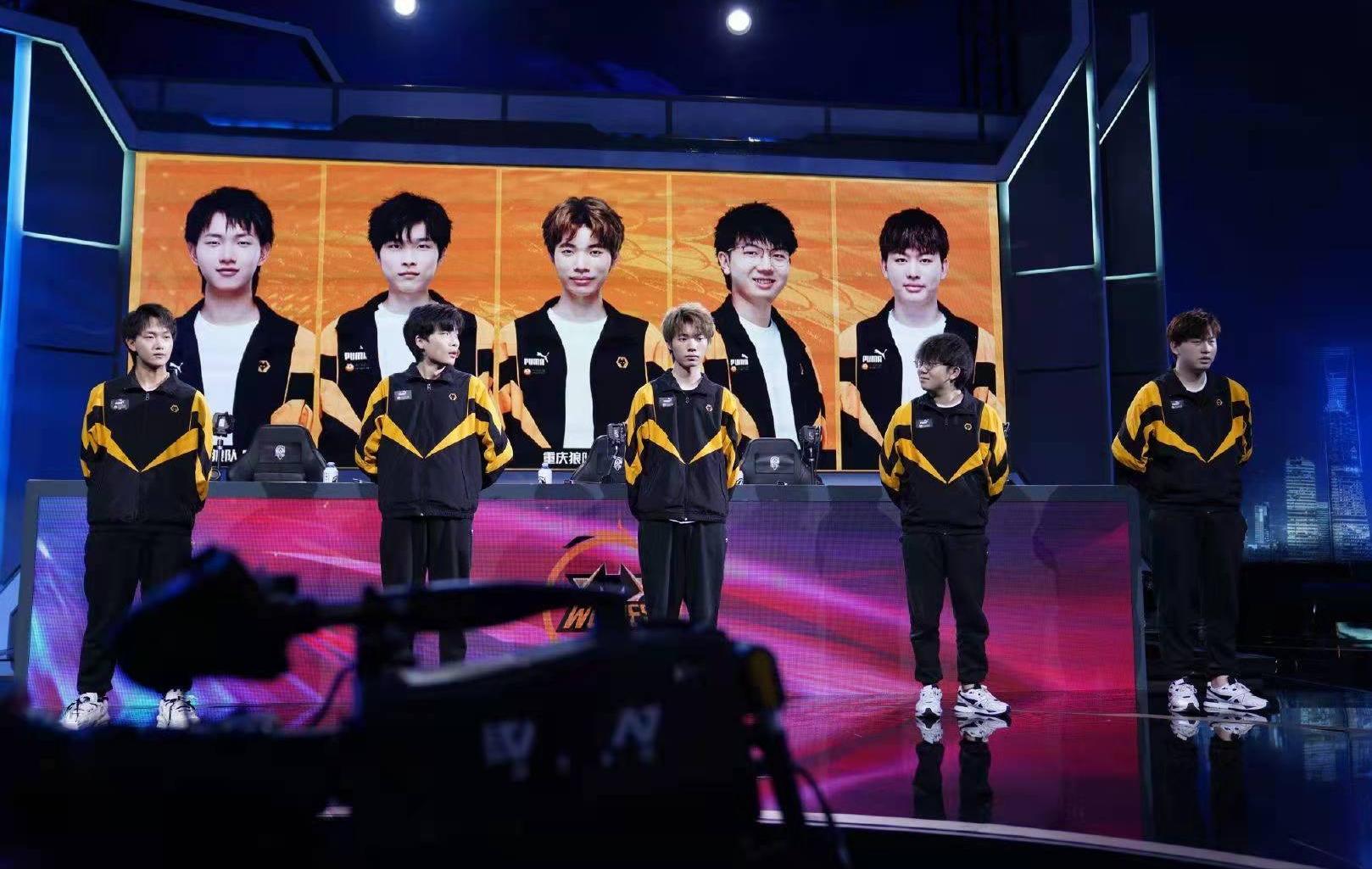 张大仙战队xyg夺冠后张大仙直播,王者荣耀张大仙xyg战队