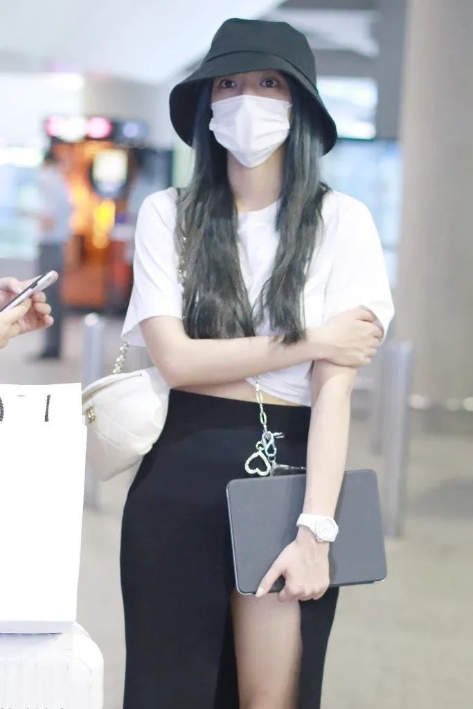 程潇包春卷,程潇背的包