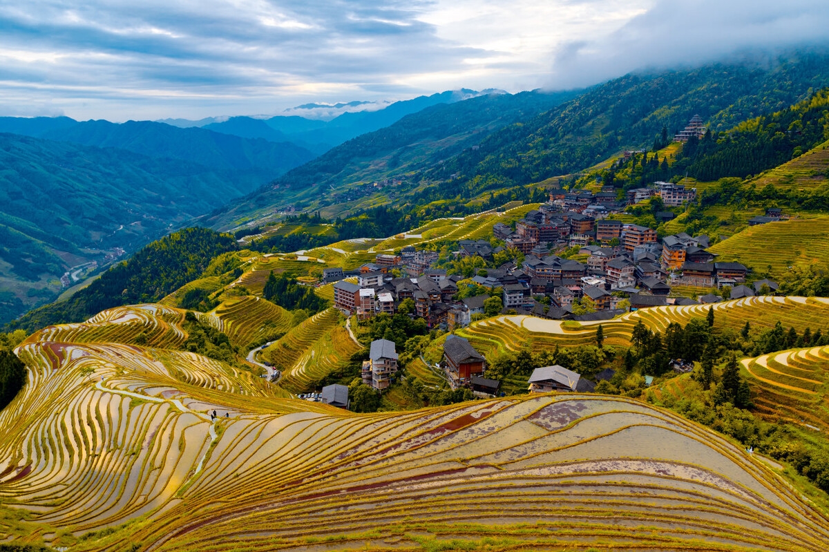 春季自驾游最美路线推荐,春季适合自驾游路线推荐
