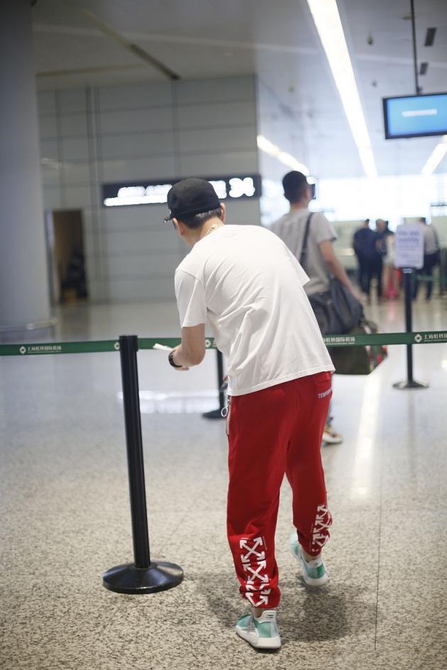 王思聪穿私服好看吗,王思聪穿工装裤