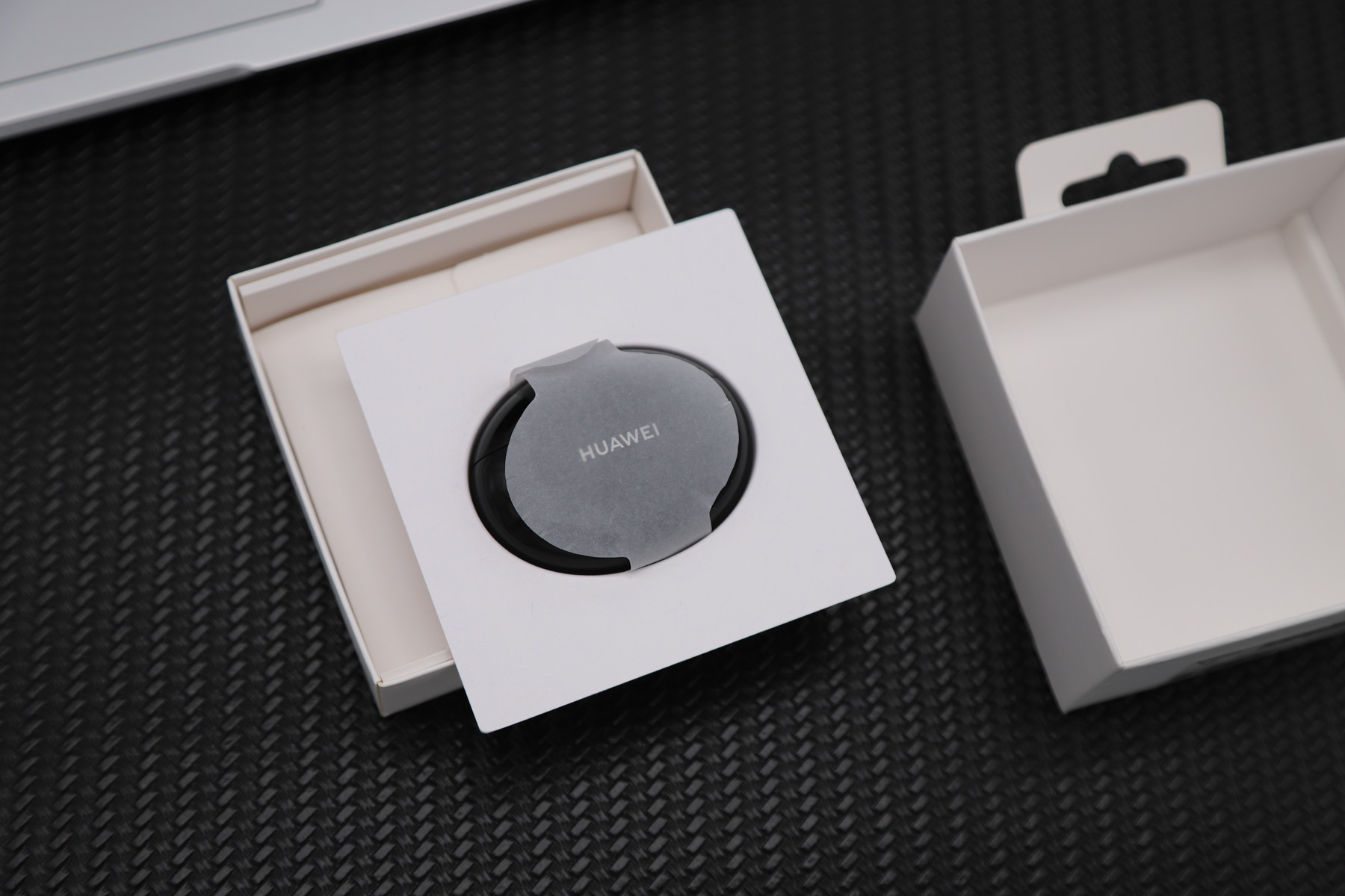 freebuds4i和freebudspro选哪个,freebudspro和freebuds4e哪个好