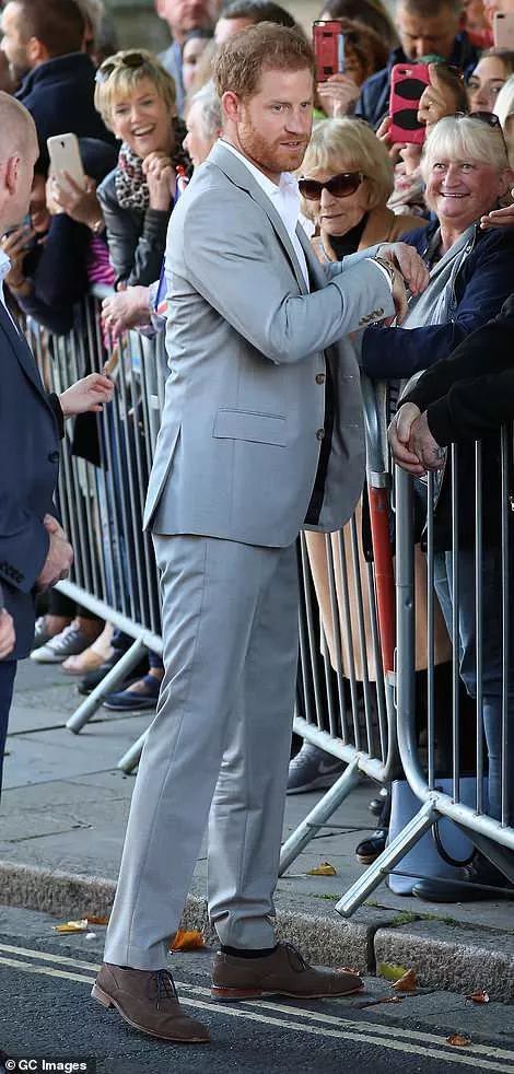 威廉、哈里、查尔斯王子同框太帅气!28个英伦绅士品牌拿走不谢