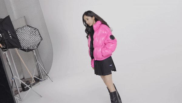 波司登新设计再次出圈？！轻盈+荧光惊艳网友：穿这谁还宅啊