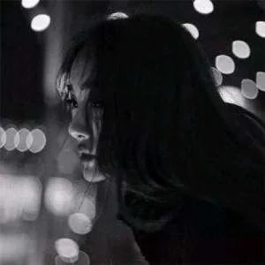 已婚女爱上已婚男有什么表现,已婚女人爱上情人会离开家庭吗