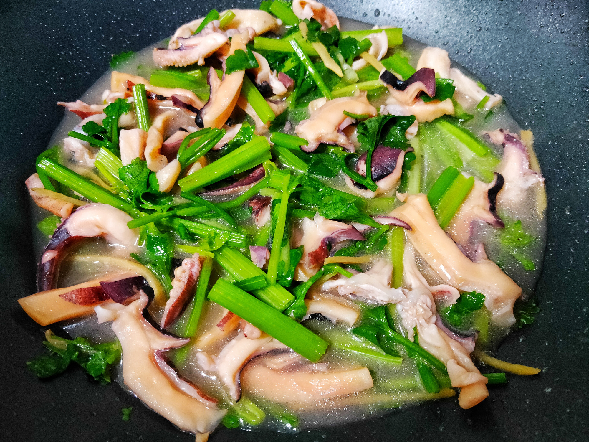 芹菜和它一起炒超级好吃,芹菜和什么炒在一起最好吃