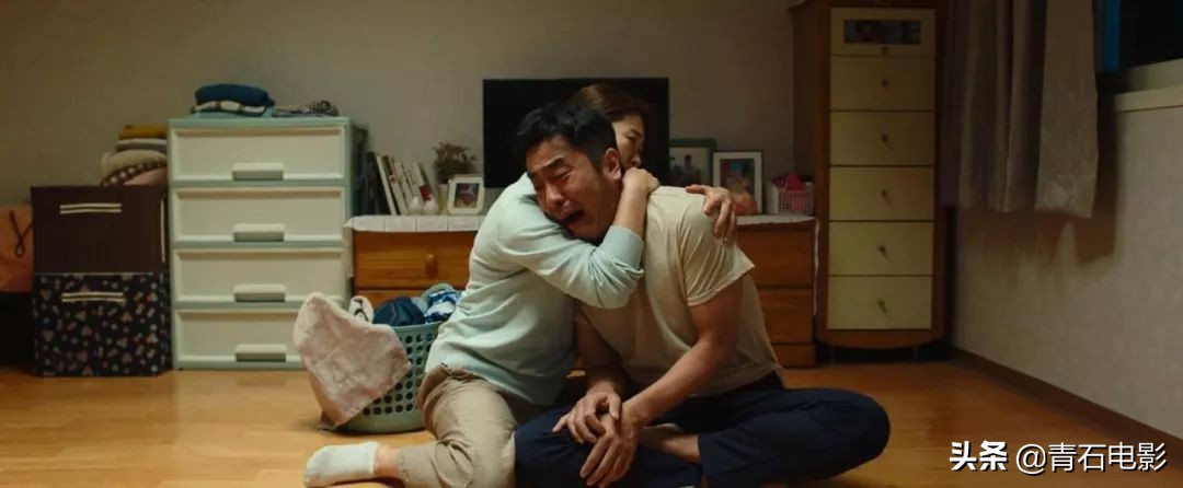 学习港片成韩国新任影史票房冠军，男主连续3年作品都破千万人次