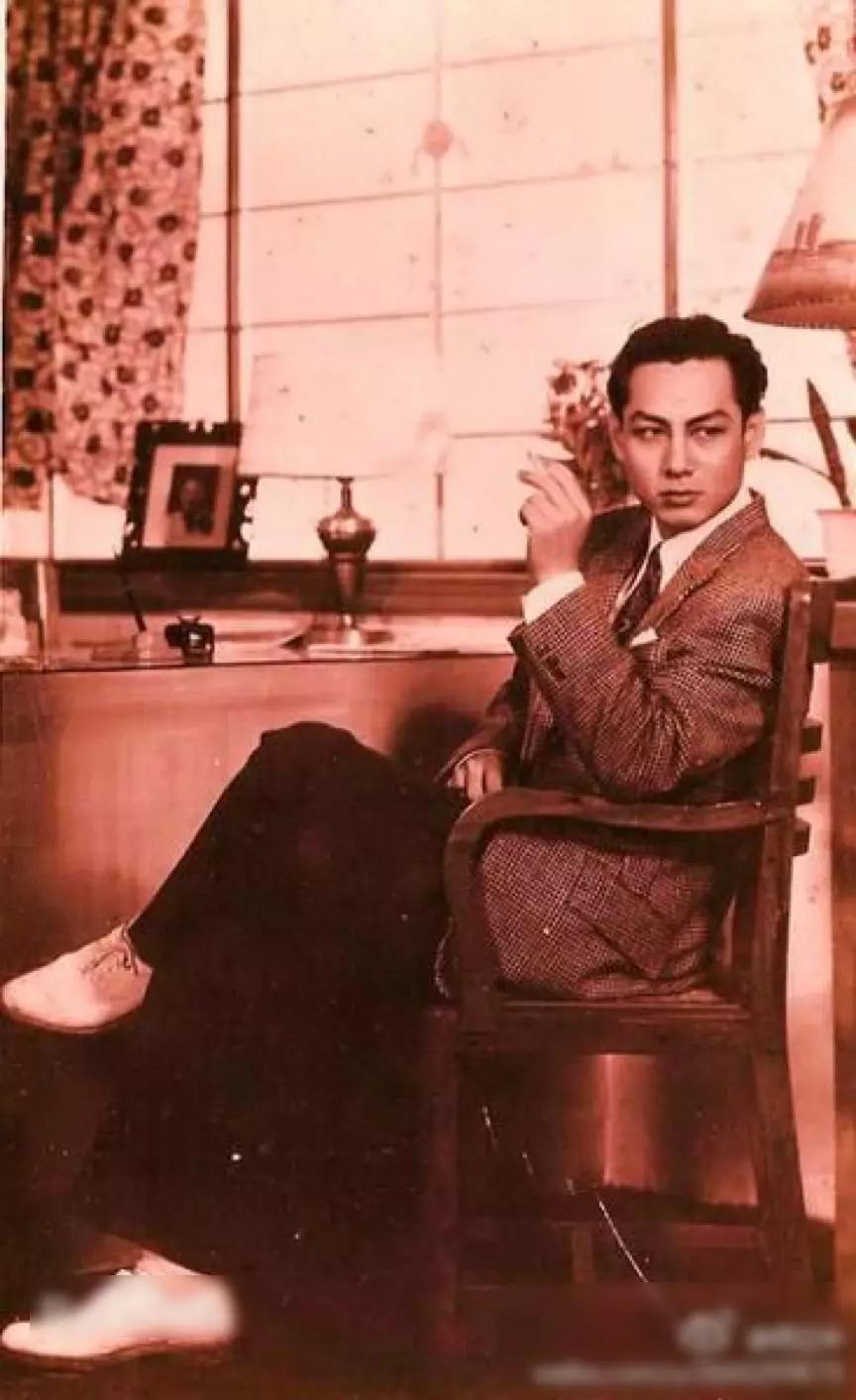 年轻的时候整容老了脸会崩吗,整过形的脸老了好不好