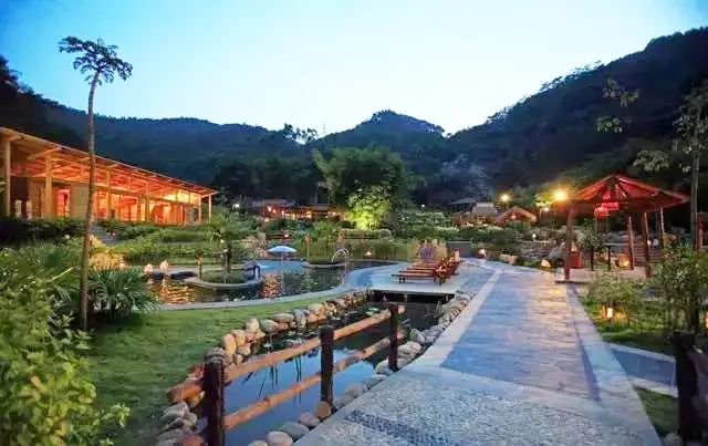惠州博罗木屋温泉,惠州富力养生谷网红温泉度假别墅