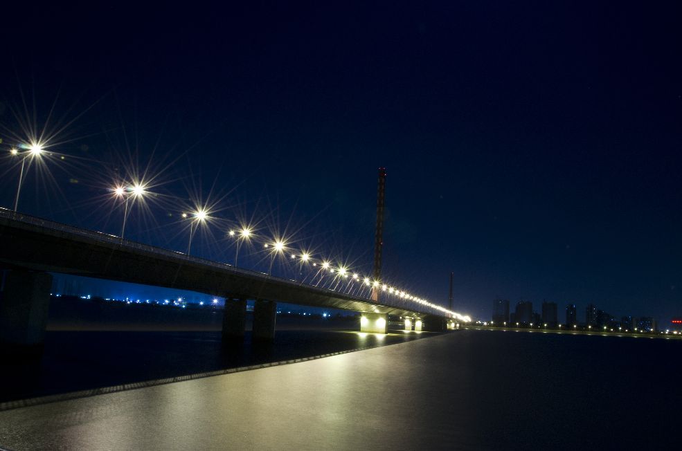 尼康d700怎么拍视频教程,尼康d700带手柄效果如何