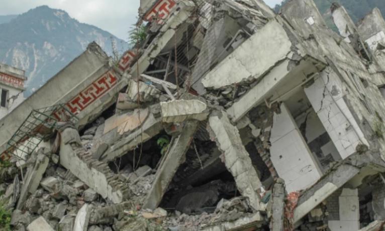 汶川地震时,那位救了丈夫、却丢了双腿的李应霞,如今怎么样了?