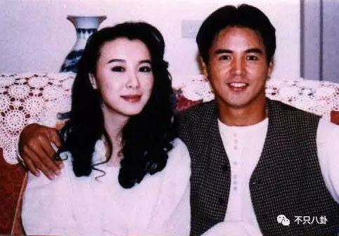 张庭夫妇旗下的微商成员,张庭的微商团队有多大