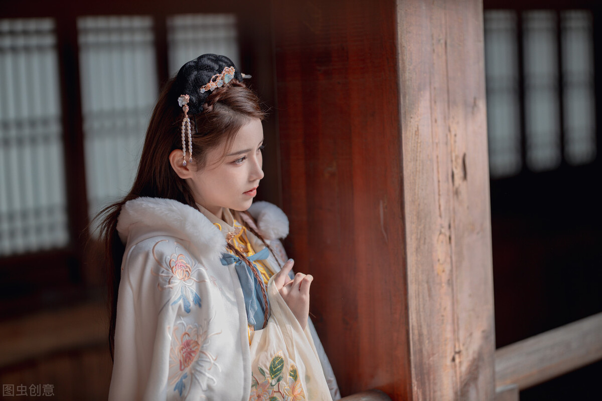 故事：她搅黄了将军的婚事，却反被将军求娶，三年生三宝被宠上天