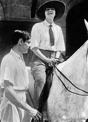 香奈儿chanel2022秋冬包,chanel香奈儿山茶花花型包