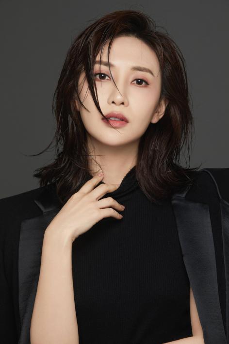 据说《怪美》中范美饰演者晨阳发布了征婚帖？看完不心动算我输