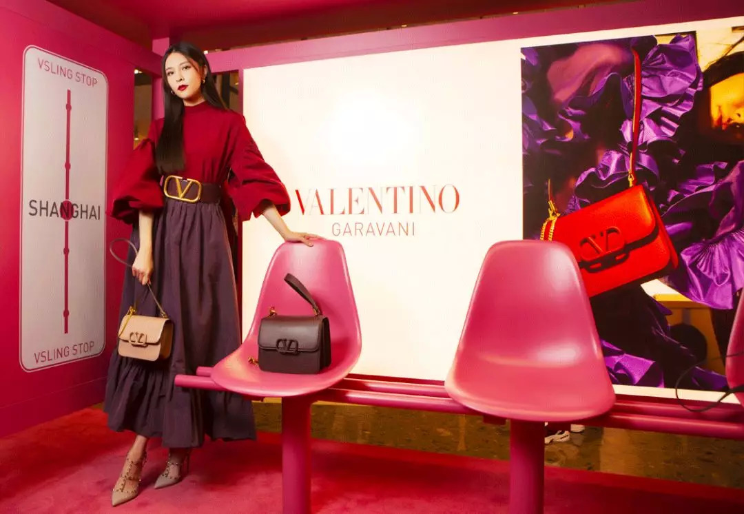 我抓住了一位资深柜员，道出了如何让你掏钱买包的秘密