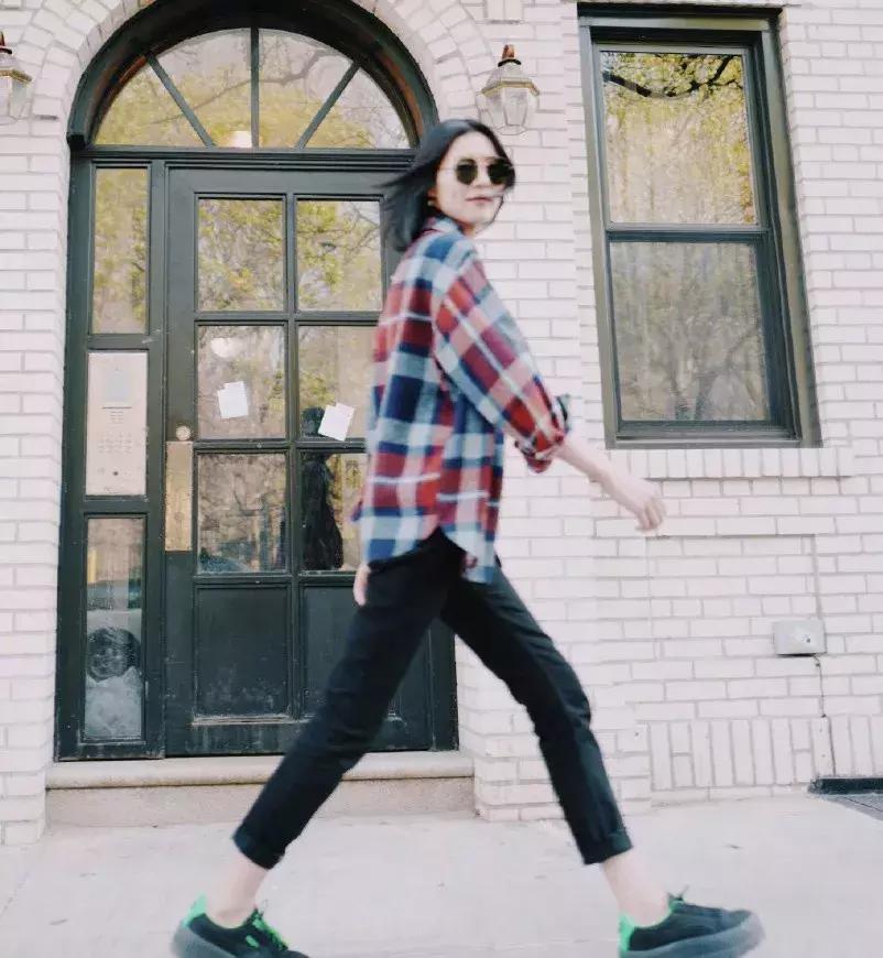 刘雯格纹,刘雯穿格纹衫好看吗