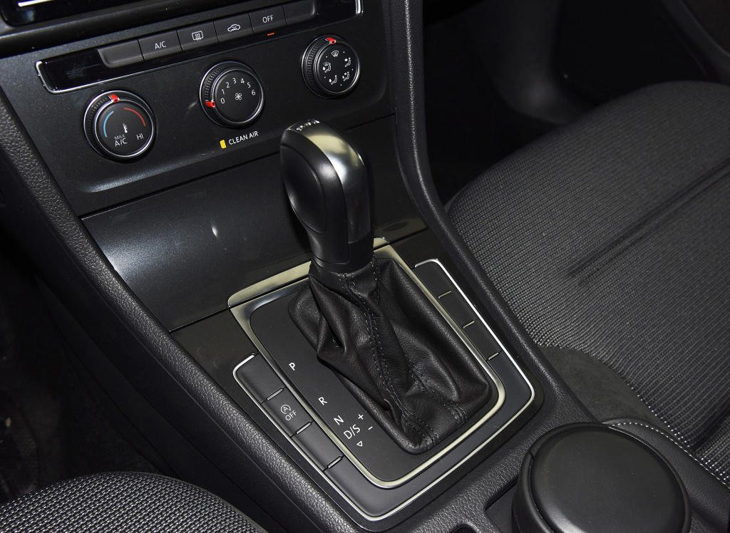 小猫购买推荐,19款高尔夫280tsi豪华评测