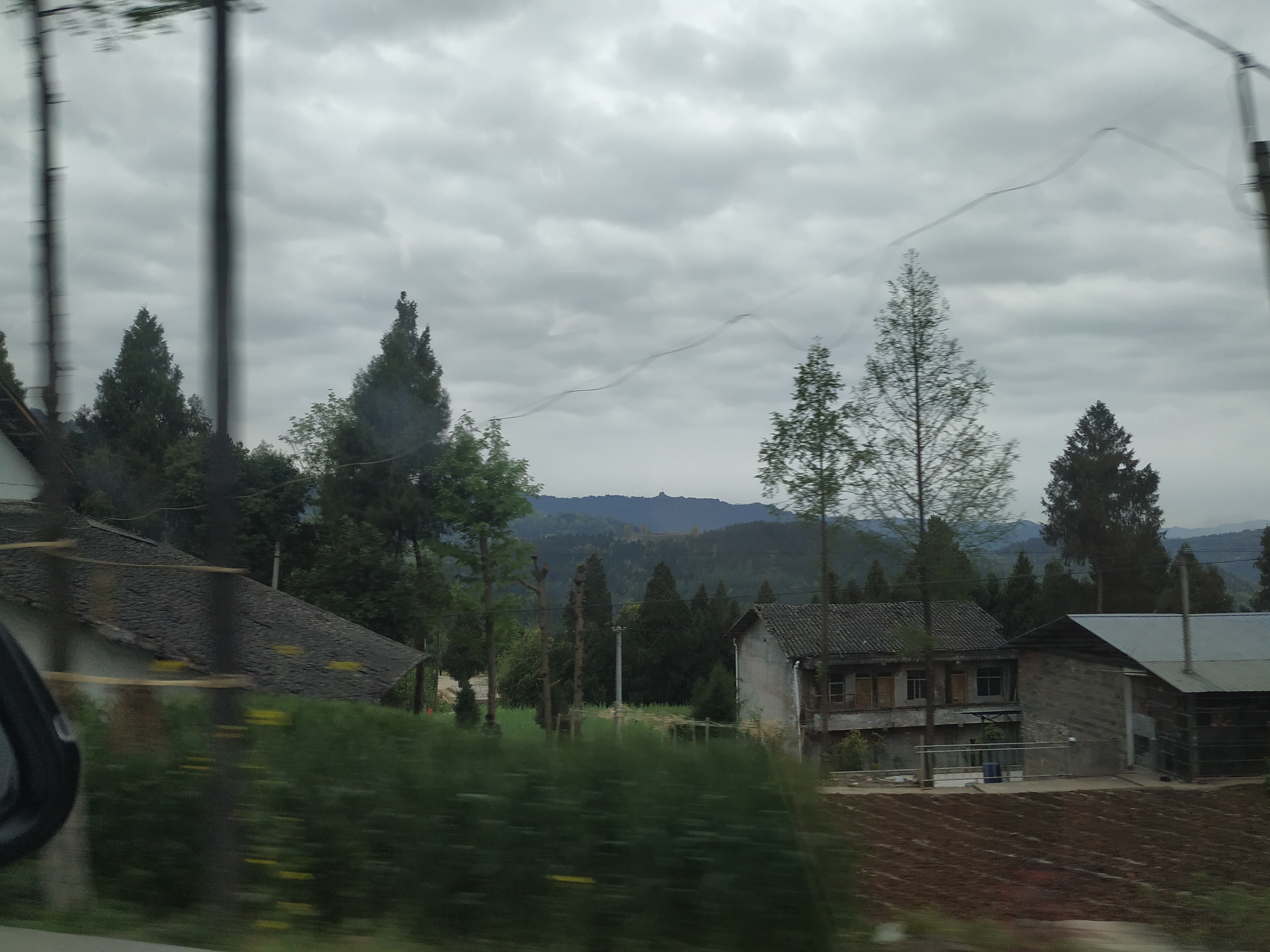 购买土地自建房如何办理房产证,购买农村房屋没证