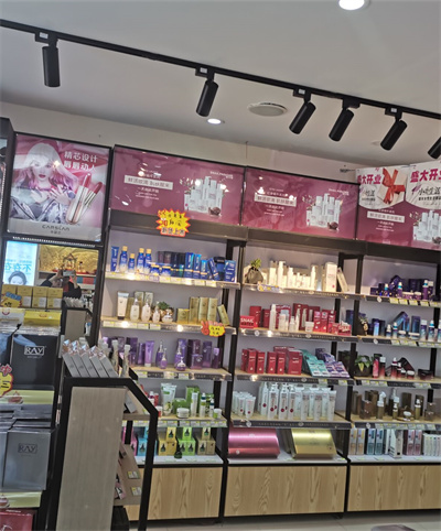 开化妆品店免加盟费,在镇上开化妆品店加盟什么品牌好