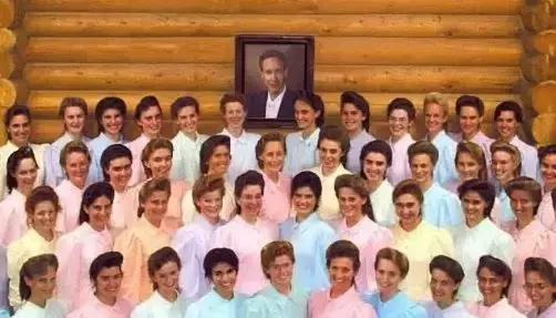 拥有79名妻子、60名子女,性侵亲生女儿......这个男人活在自己的“天堂”里,却是别人的地狱