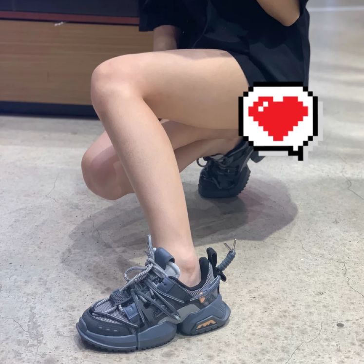 矮个子女生穿什么运动鞋好看,女生百搭运动鞋高级感