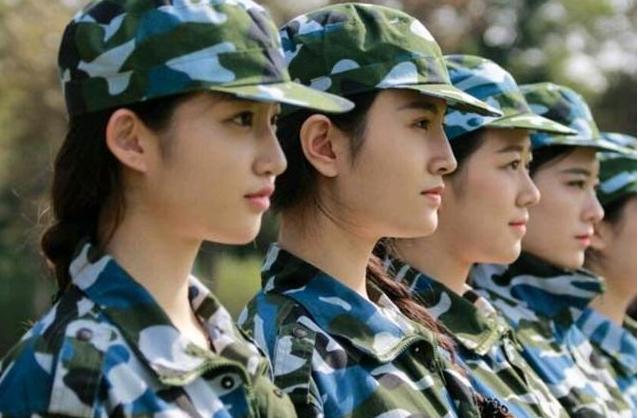 上好新生第一课国防教育活动,高一军训前入学教育