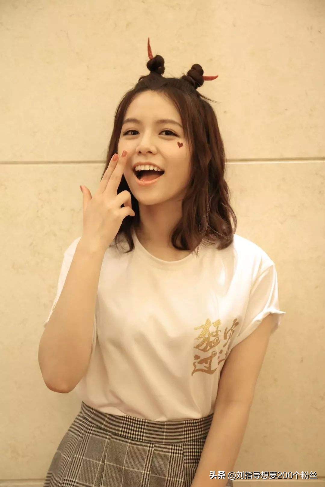 鐞冭壊鎬′汉闃垮鎷夊凹,鐞冭壊鎬′汉闈犺劯鍚冮キ