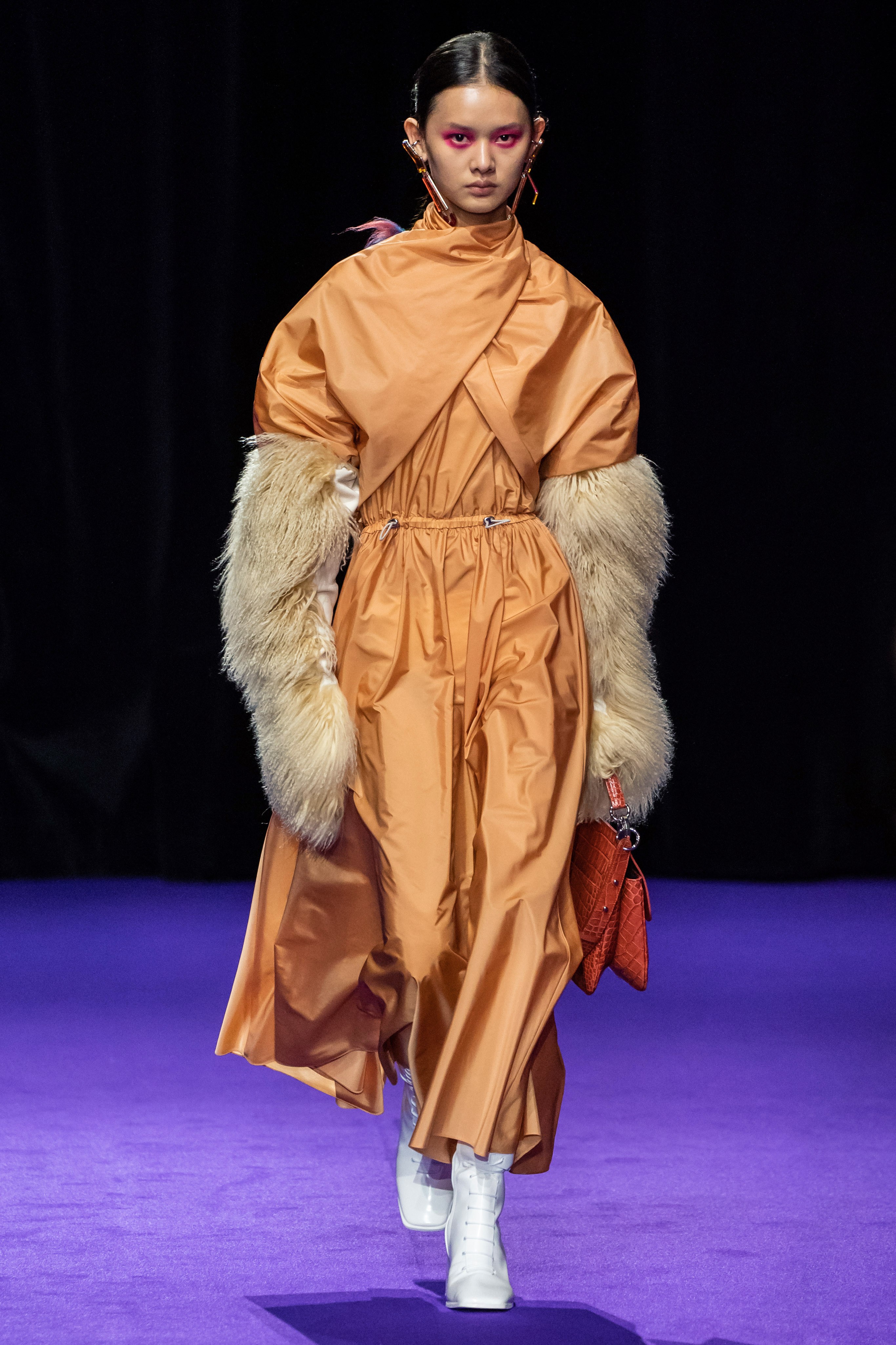 巴黎时装周kenzo,kenzo穿出时尚感