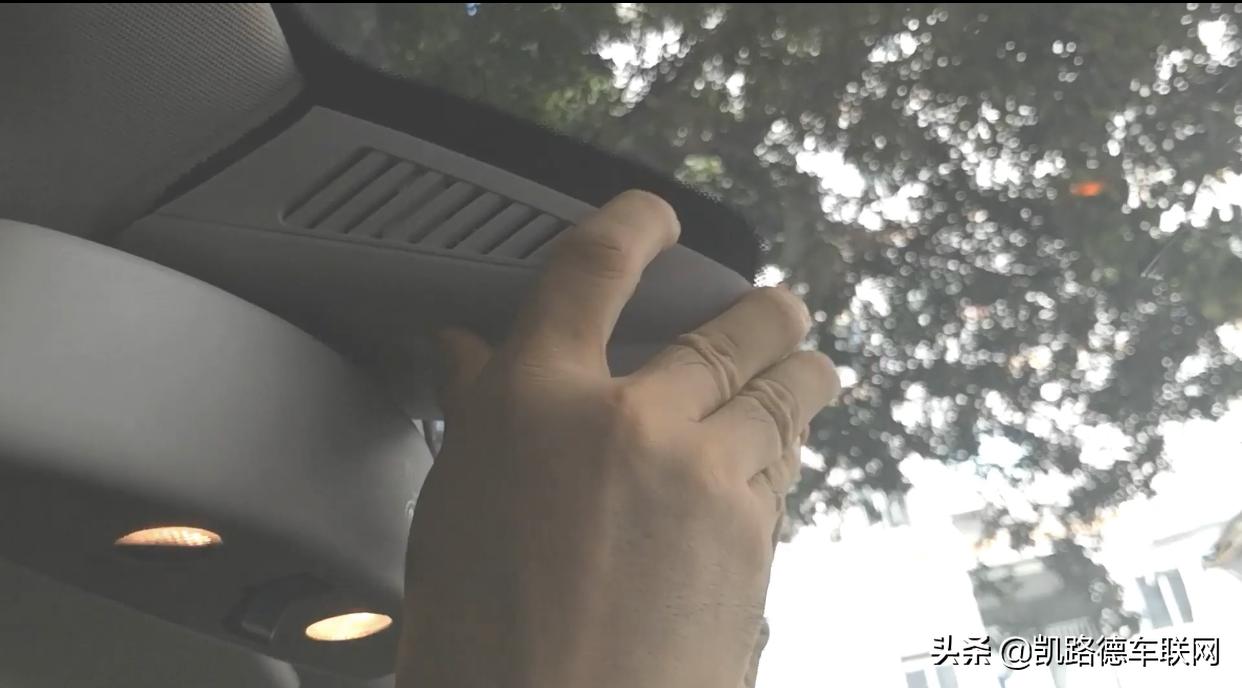 e300奔驰隐藏式行车记录仪怎么用,奔驰e300后视镜gps更换