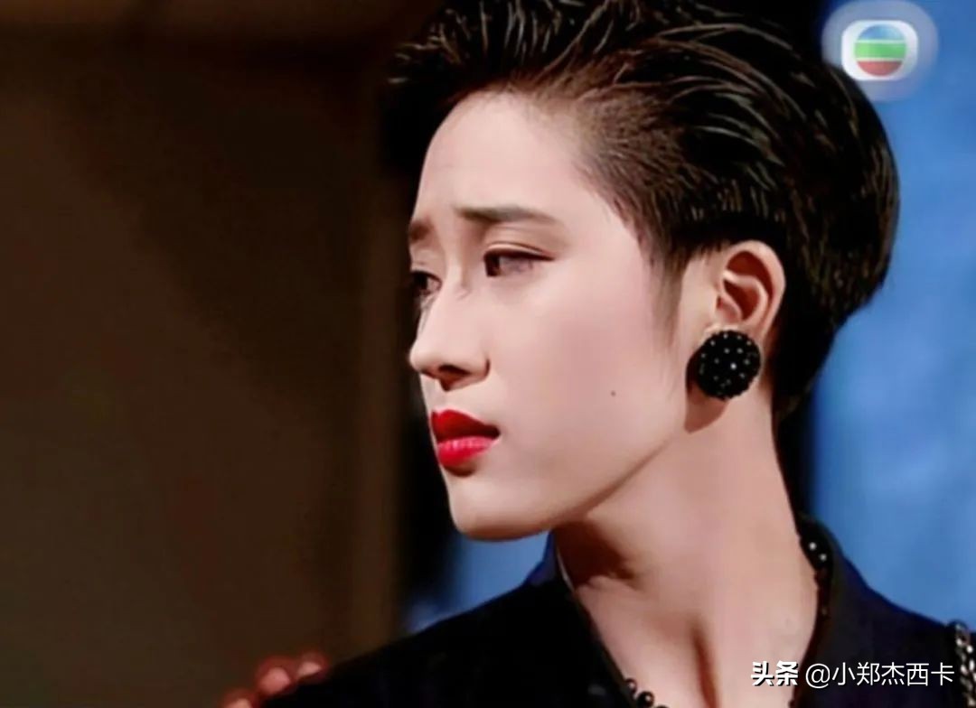 大湾区王菲出场谢霆锋表现,大湾区晚会谢霆锋王菲同台了吗