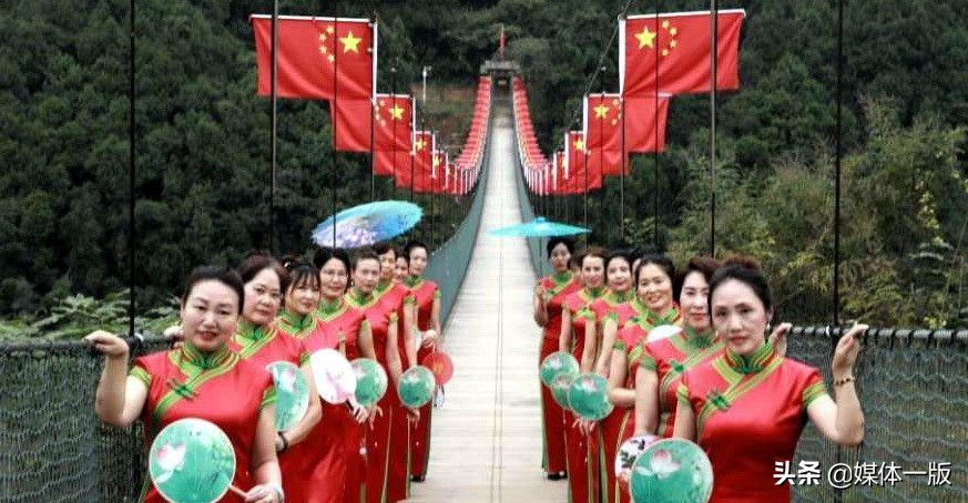 金秋季节到大自然走走,金秋十月去欣赏大自然的美丽风景