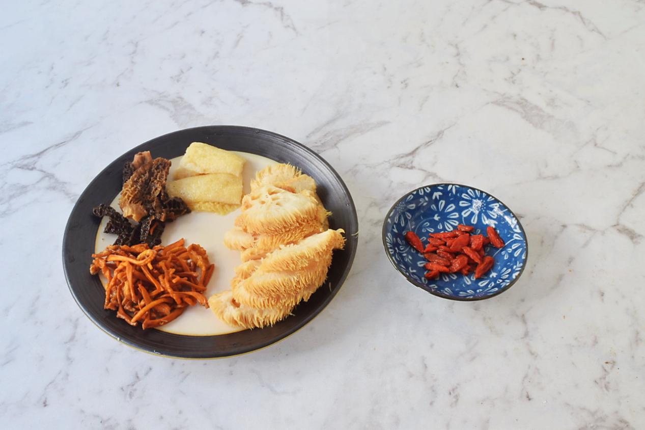 即食猴头菇燕窝的功效与作用,燕窝猴头菇汤的功效