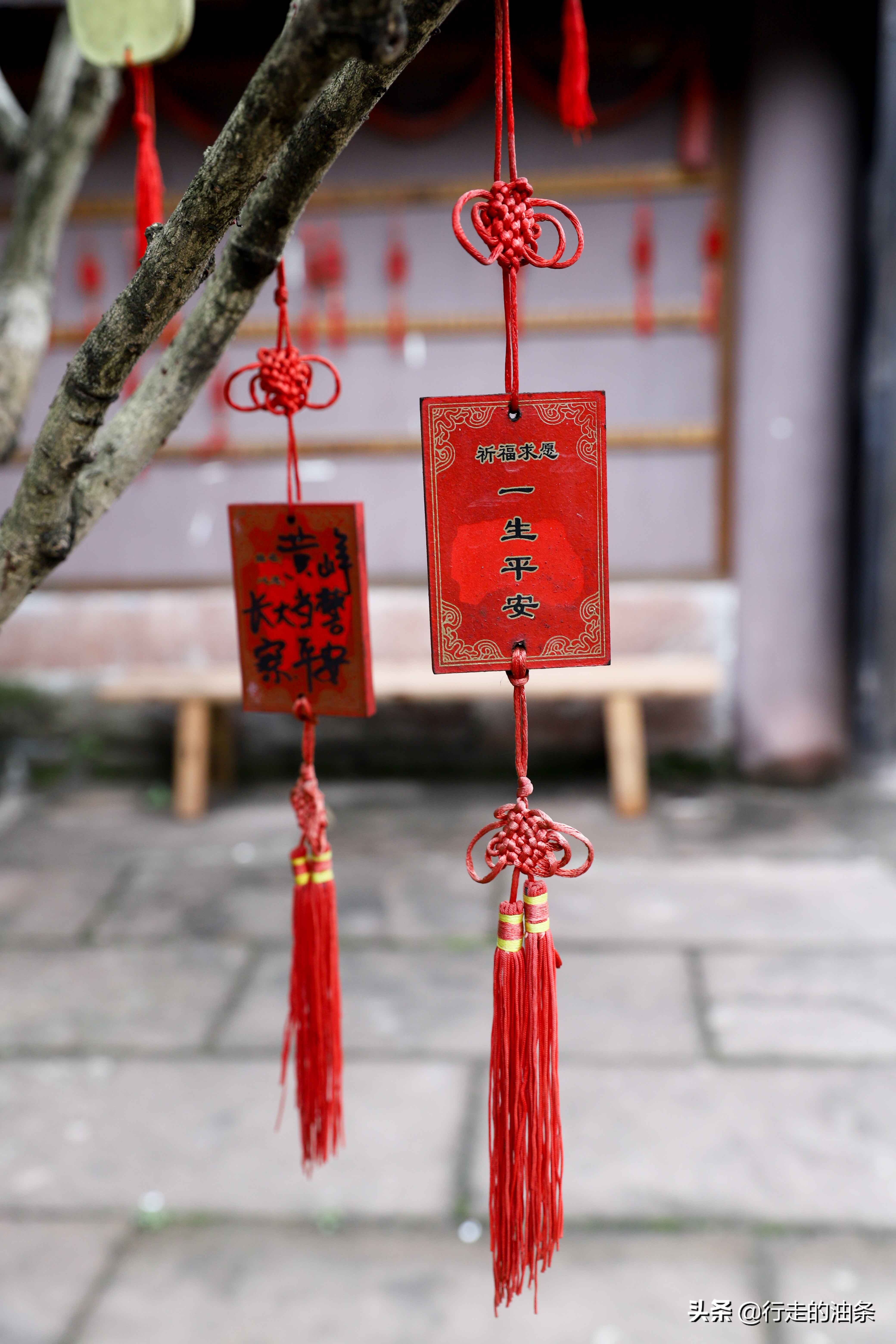 重庆旅游打卡老街磁器口,重庆自驾凤凰古城游记