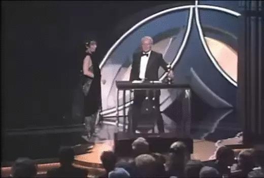 身边围绕无数小鲜肉，奇装异服的始祖，看她如何72变