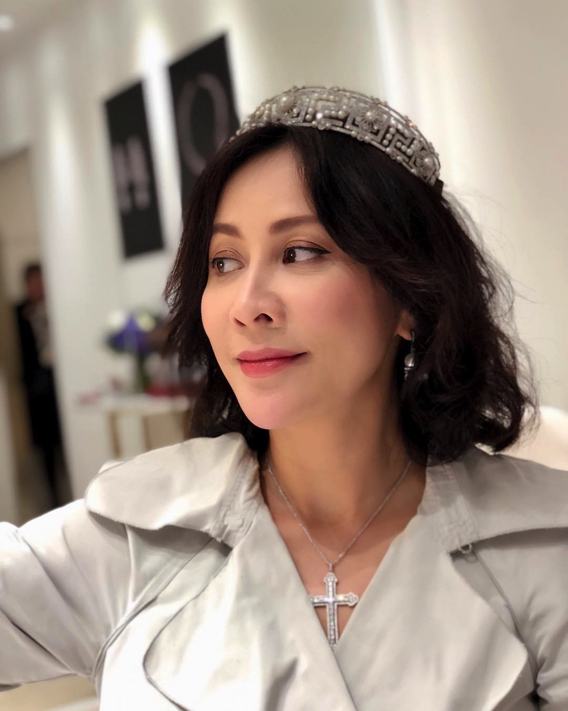 刘嘉玲收藏的王冠是多少钱,刘嘉玲的古董皇冠