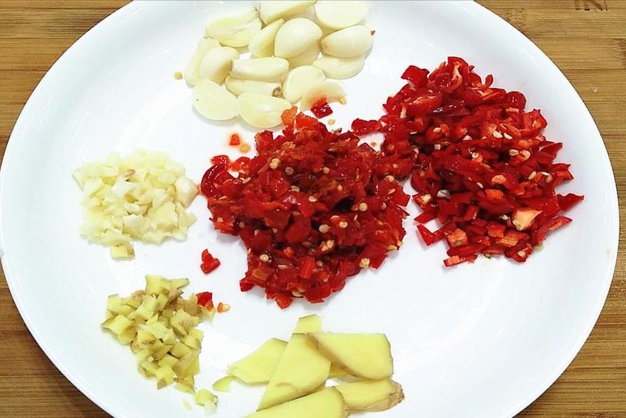 最简单的草鱼汤做法,草鱼汤的10种家常做法