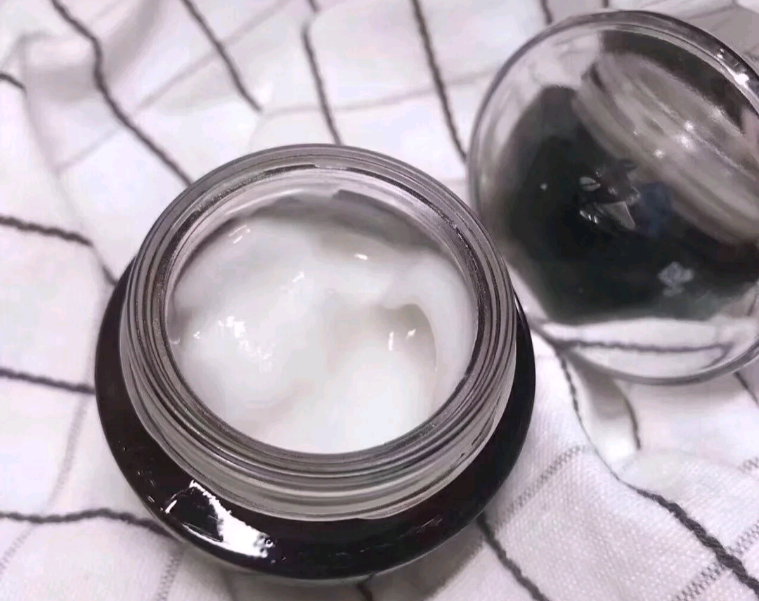 雅诗兰黛小棕瓶和兰蔻眼霜哪个好,雅诗兰黛小棕瓶和兰蔻小黑瓶对比