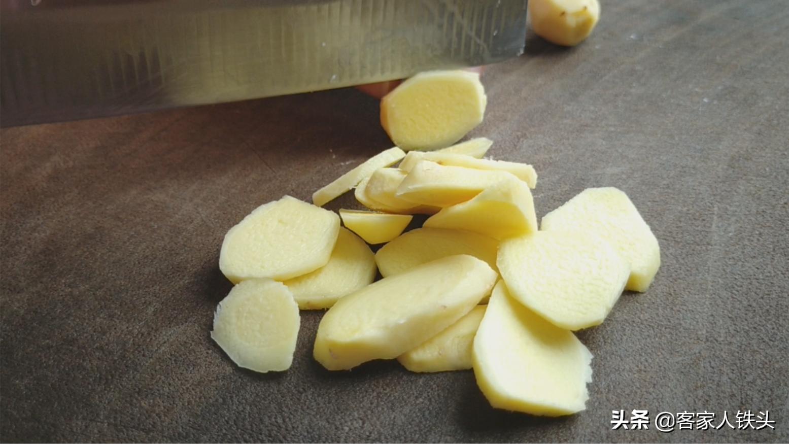 猪脚想要好吃，不要乱加大料做，手把手教你做一锅，吃一次就爱上