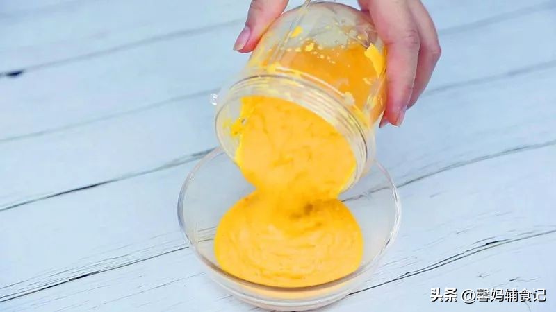 造型可爱的粒粒面,搭配亮丽的汤汁和芝士,不怕宝宝没胃口